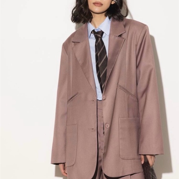 Mauve Blazer and Tailored Shorts Set - Picture 2 of 15